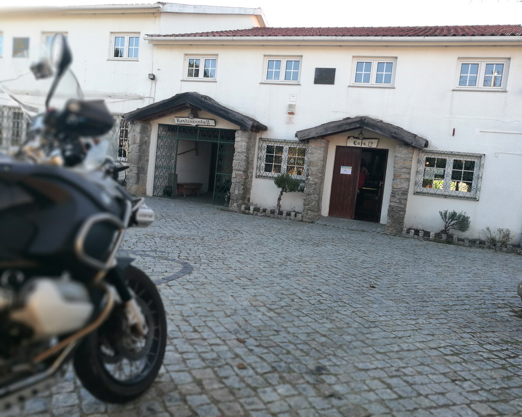 Por montes e vales rumo a…